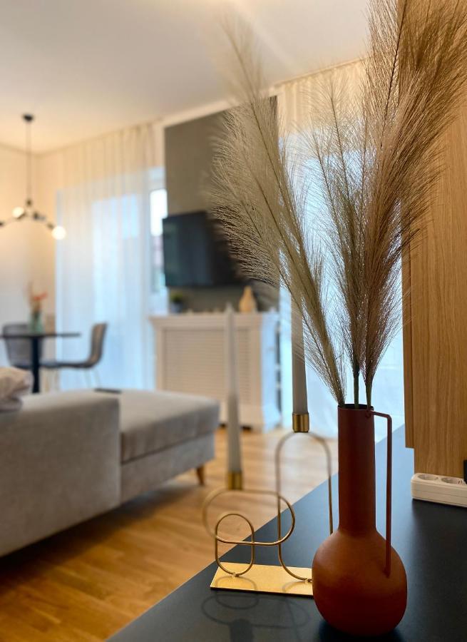Exquisite - Two Bedroom Apartment Bukarest Eksteriør billede