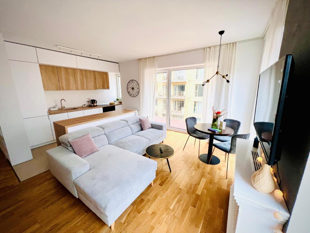 Exquisite - Two Bedroom Apartment Bukarest Eksteriør billede