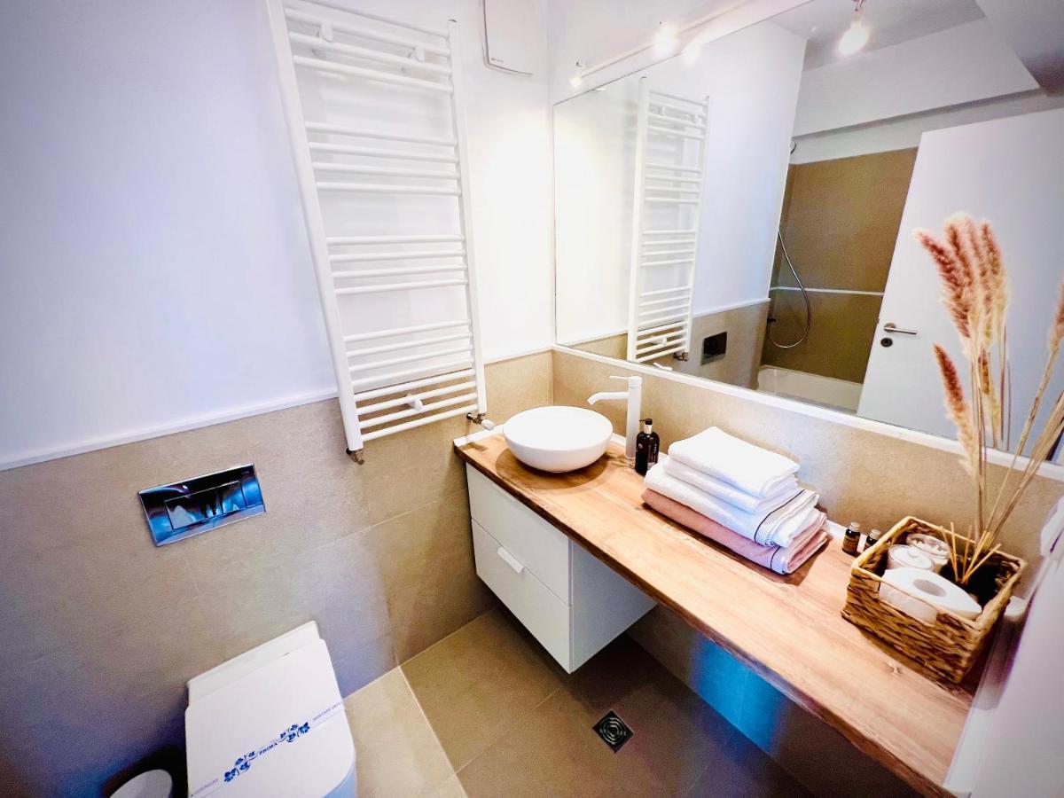 Exquisite - Two Bedroom Apartment Bukarest Eksteriør billede