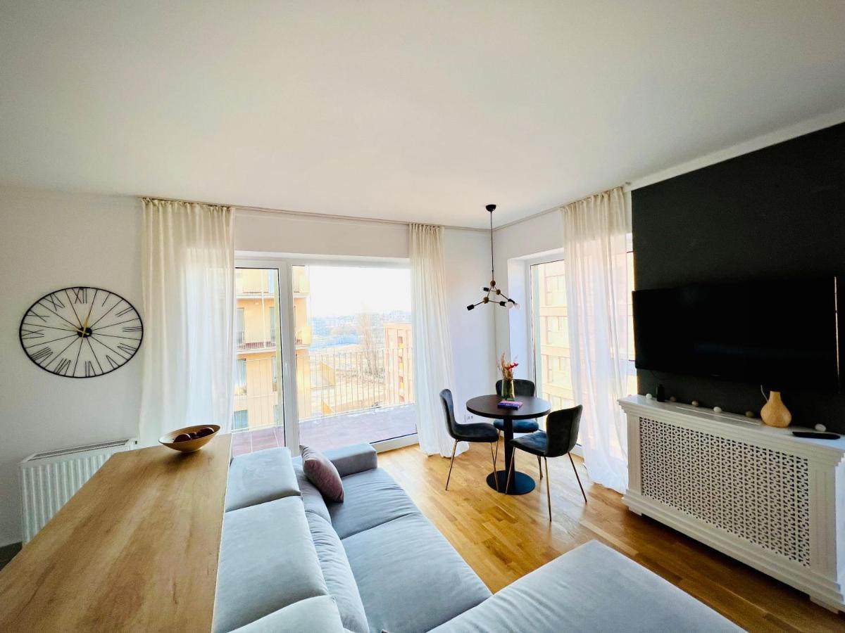 Exquisite - Two Bedroom Apartment Bukarest Eksteriør billede