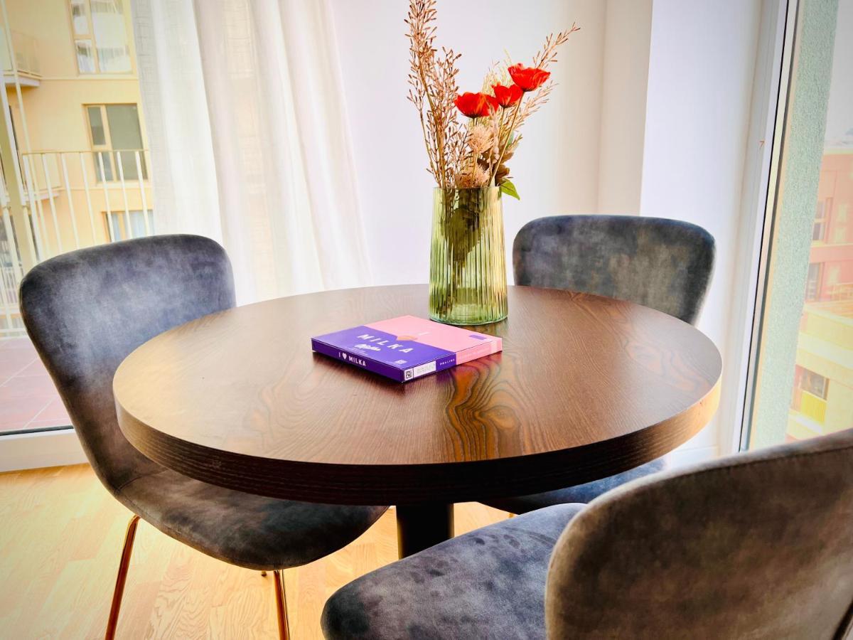 Exquisite - Two Bedroom Apartment Bukarest Eksteriør billede